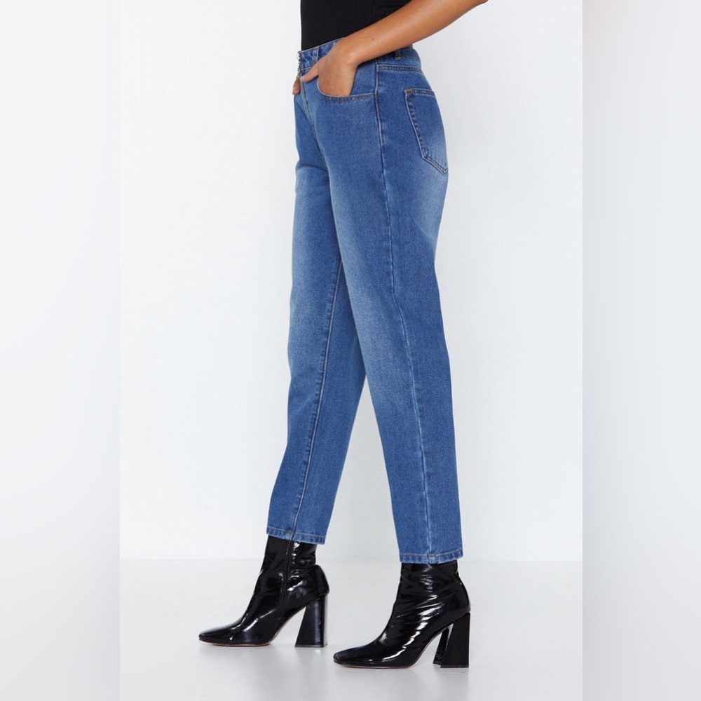 NWT Nasty Gal High Rise Mom Jeans Size 2 | Vintage Wash Straight Leg Denim | - Picture 4 of 4